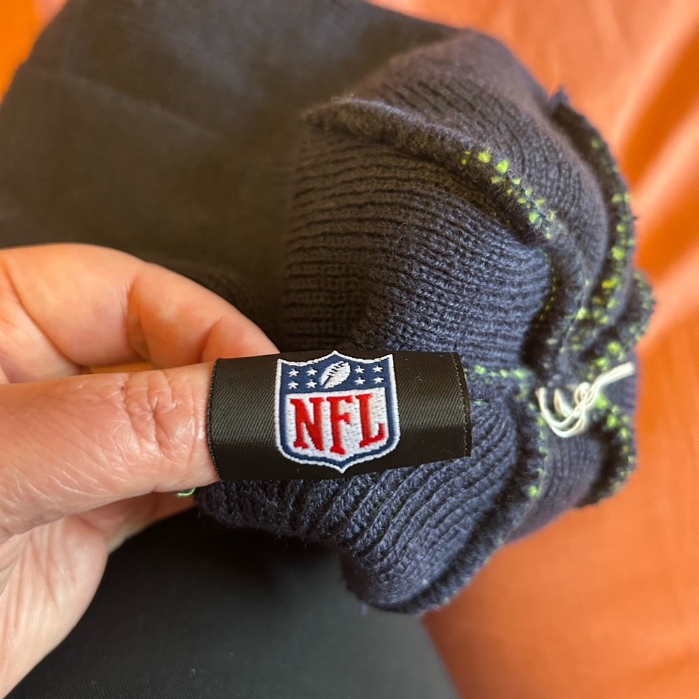 Seattle Seahawks Green and Blue Pom-Pom Beanie - Picture 4 of 8